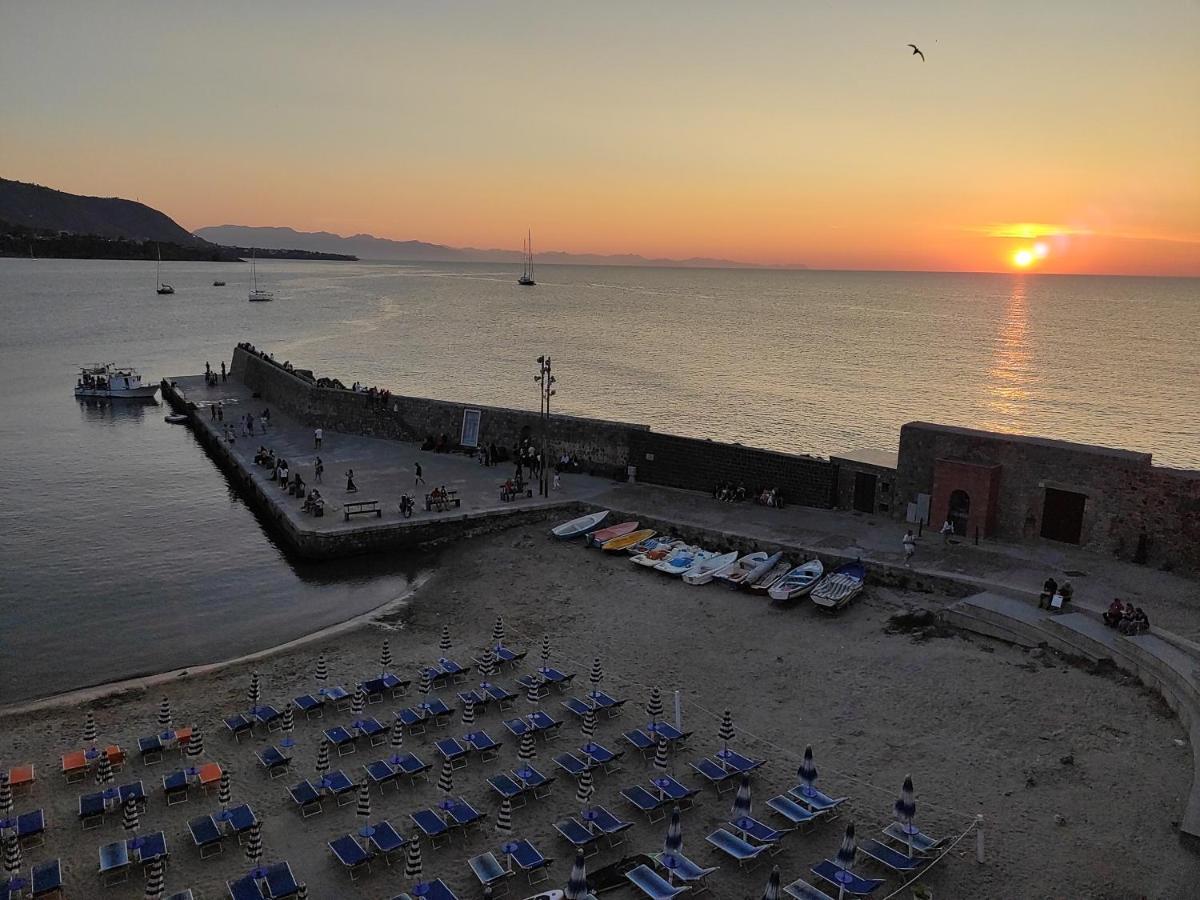 Casa Vacanze Tramonto Alla Marina Cefalú Exterior foto