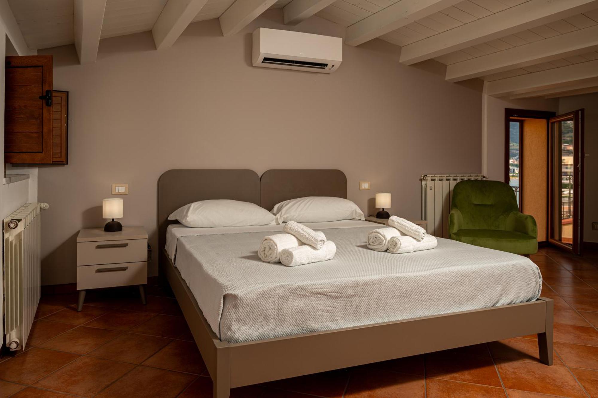 Casa Vacanze Tramonto Alla Marina Cefalú Exterior foto
