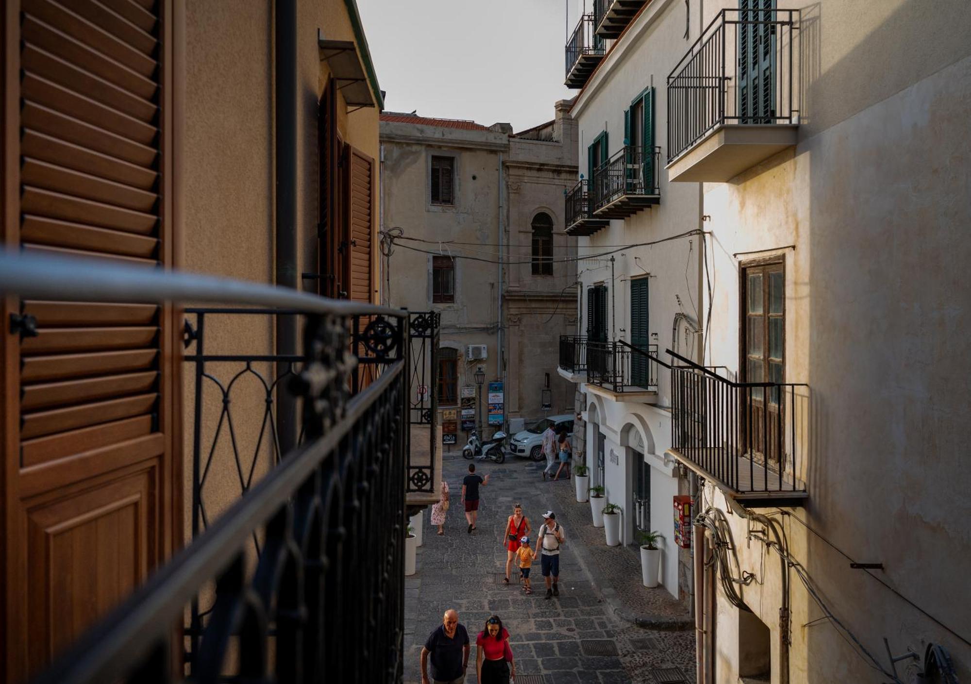 Casa Vacanze Tramonto Alla Marina Cefalú Exterior foto